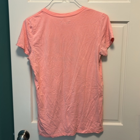 Under Armour Loose Fit Heatgear Peach and Navy T Shirt - Picture 9 of 9